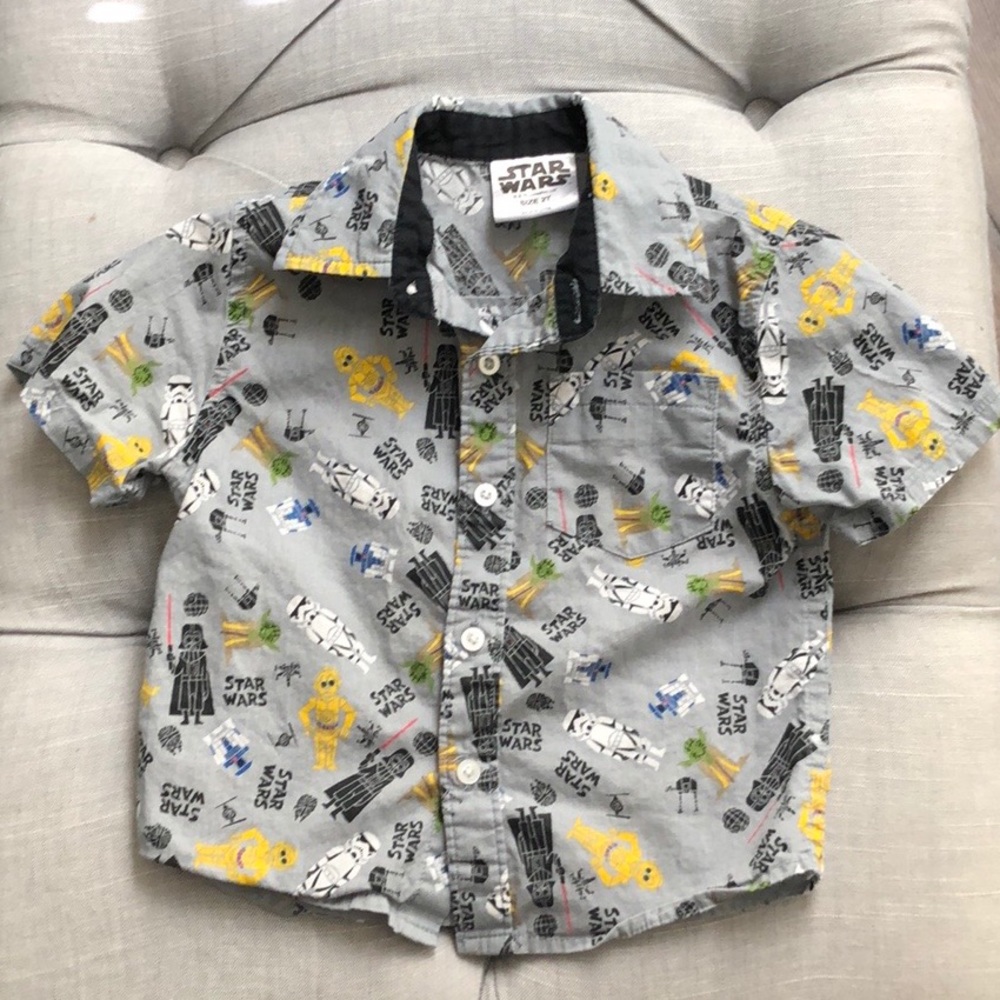 Star Wars 2T button down. So cute on 😍!